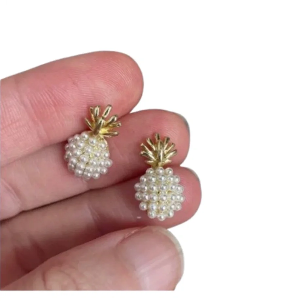 N/A chic pineapple